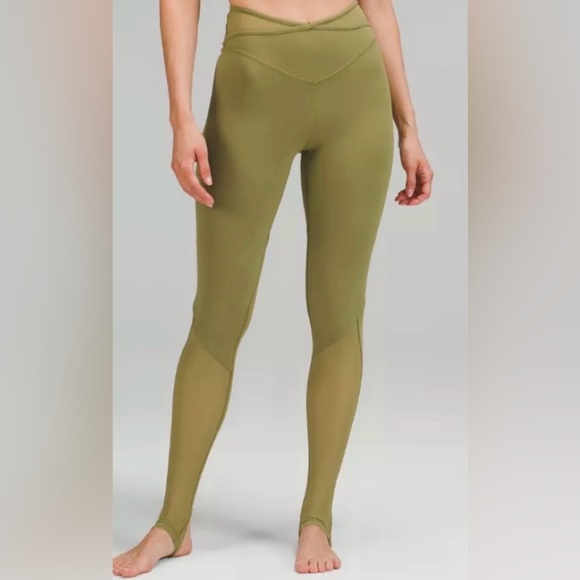 Lululemon Nulu Crisscross Mesh Stirrup Tight, size 2 - Picture 1 of 6